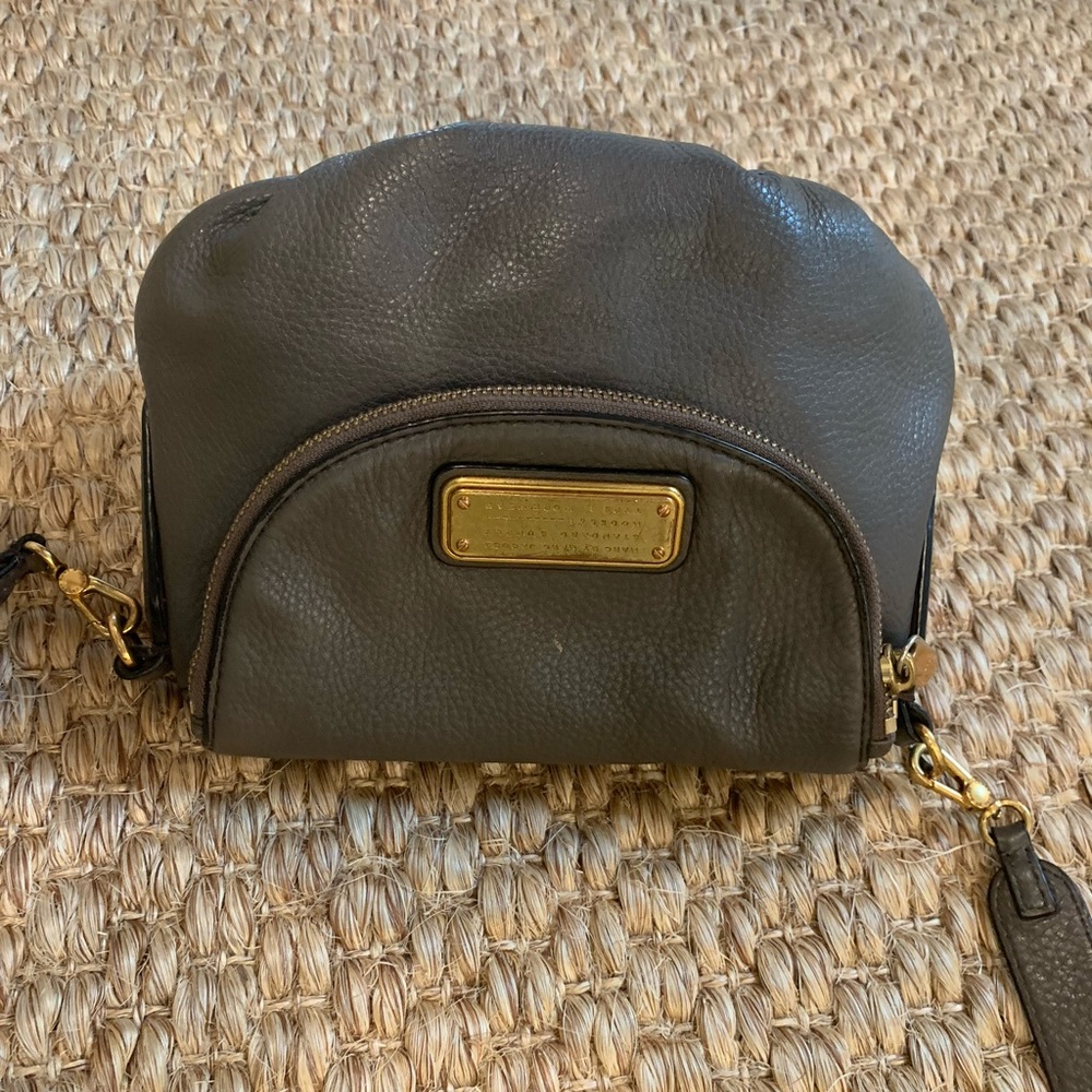 Marc by Marc Jacobs grey cross body bag - Picture 2 of 4